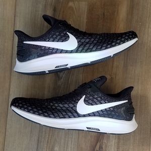 Men's Size 9.5 Nike Shoes